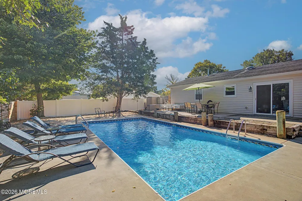 18 Fresno Street Barnegat, NJ 08005