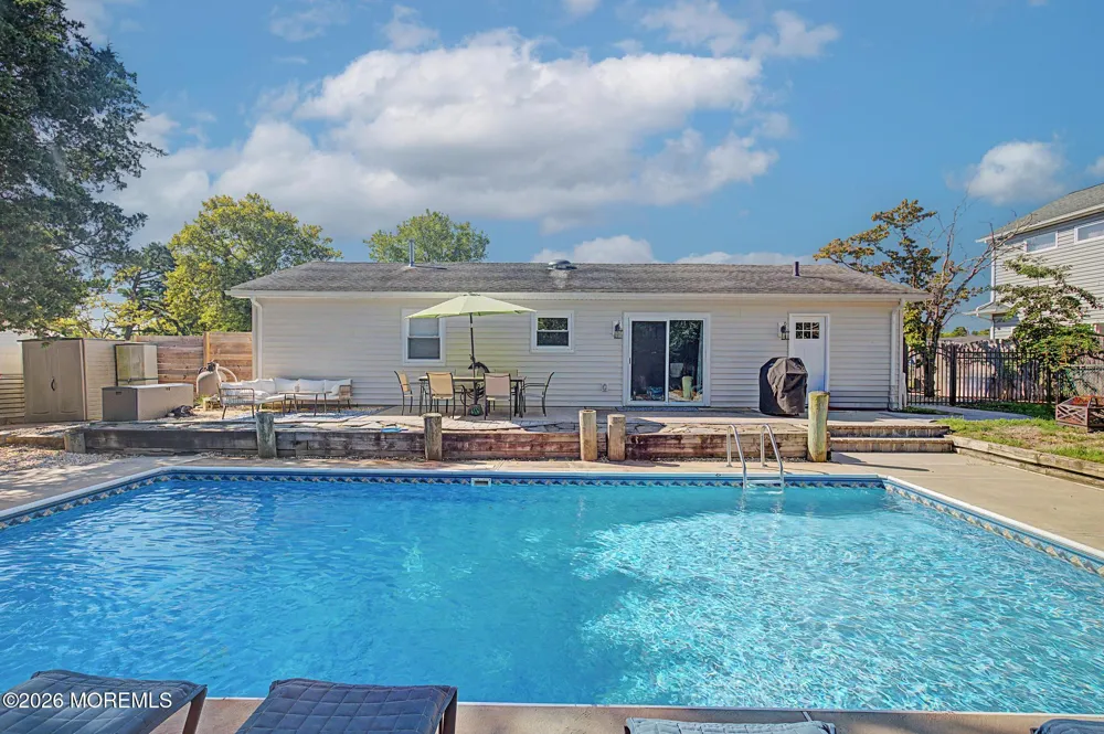 18 Fresno Street Barnegat, NJ 08005