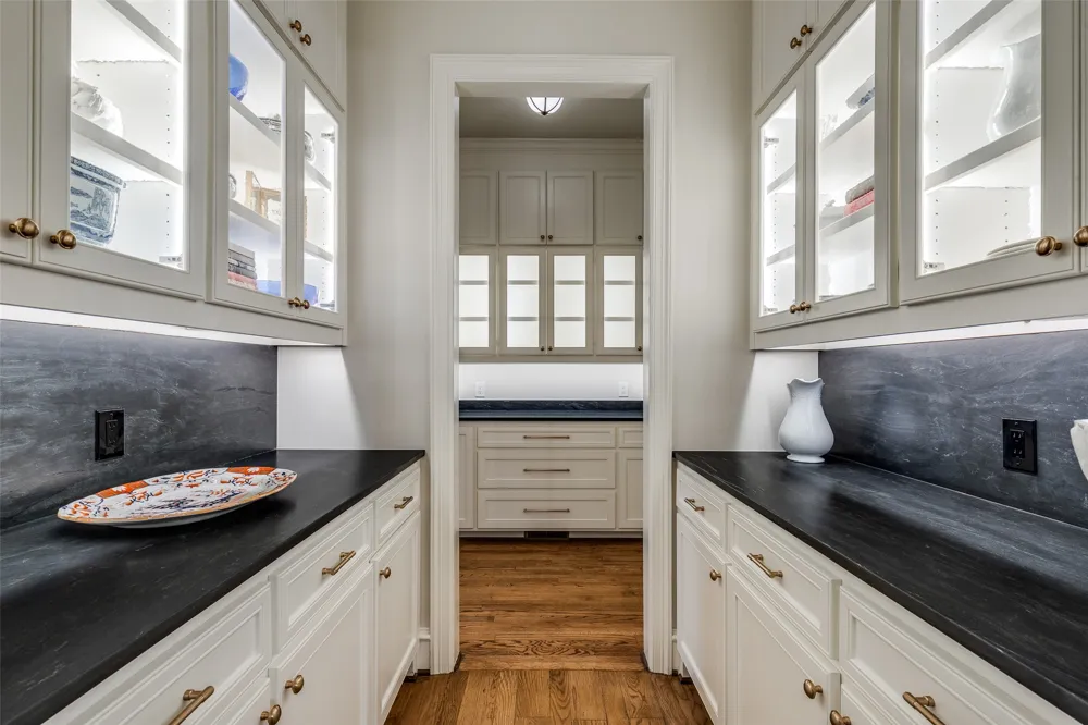 17316 Club Hill Lane Dallas, TX 75248