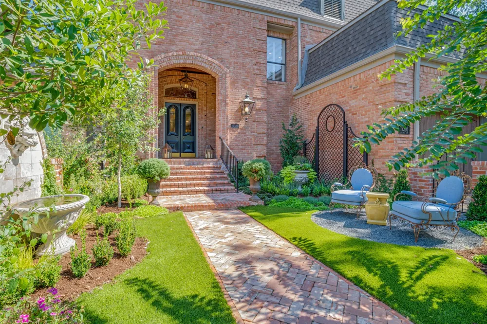 17316 Club Hill Lane Dallas, TX 75248