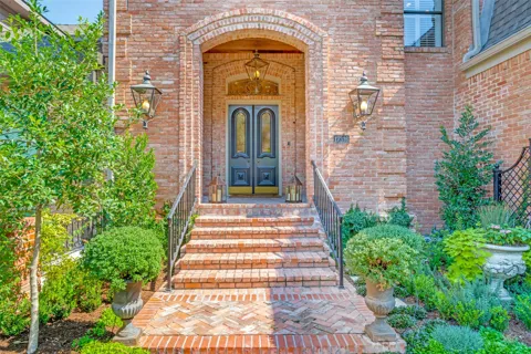17316 Club Hill Lane