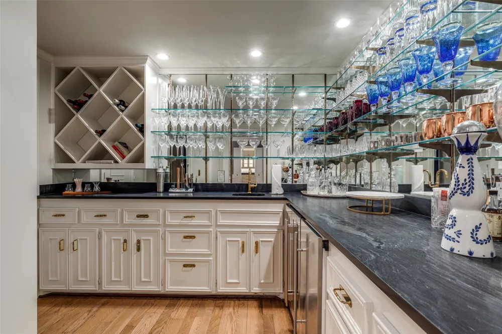 17316 Club Hill Lane Dallas, TX 75248