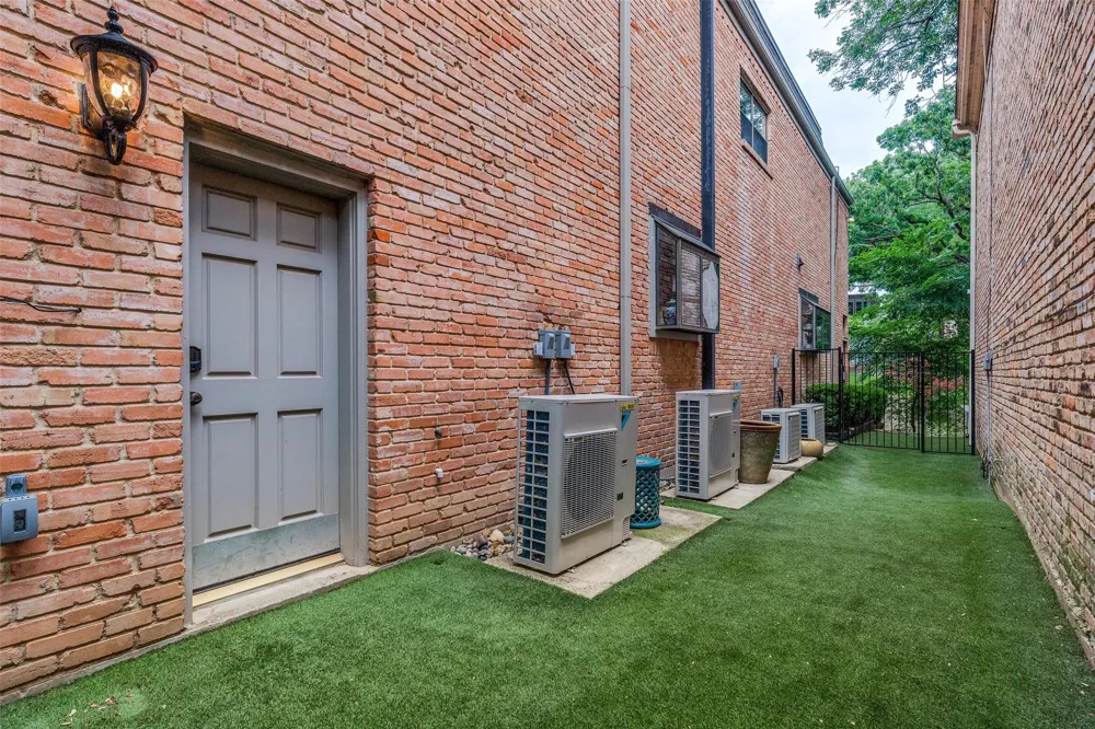 17316 Club Hill Lane Dallas, TX 75248