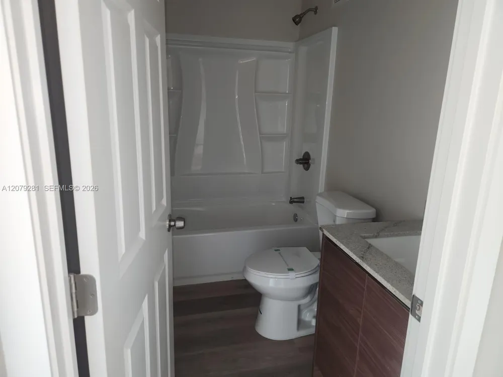 4424 S TEXAS AVE #212 Orlando, FL 32839
