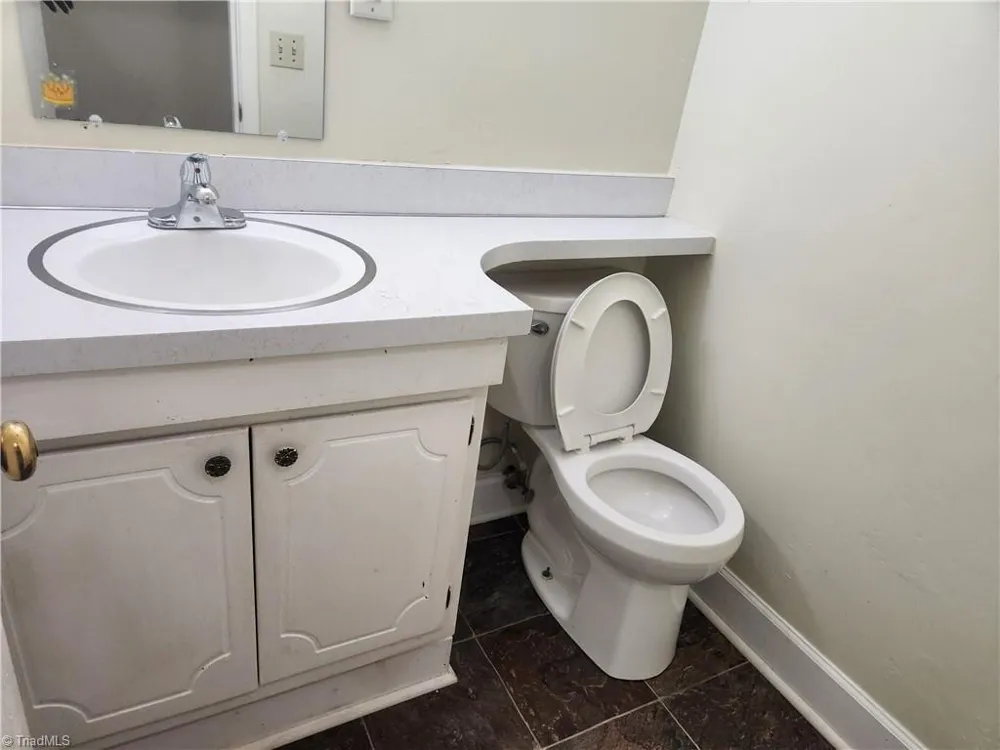 2922 Ramsgate Court Winston-Salem, NC 27106