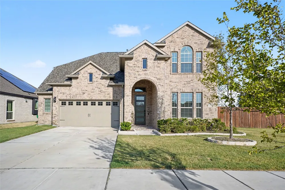 1830 Silver Birch Road Waxahachie, TX 75165