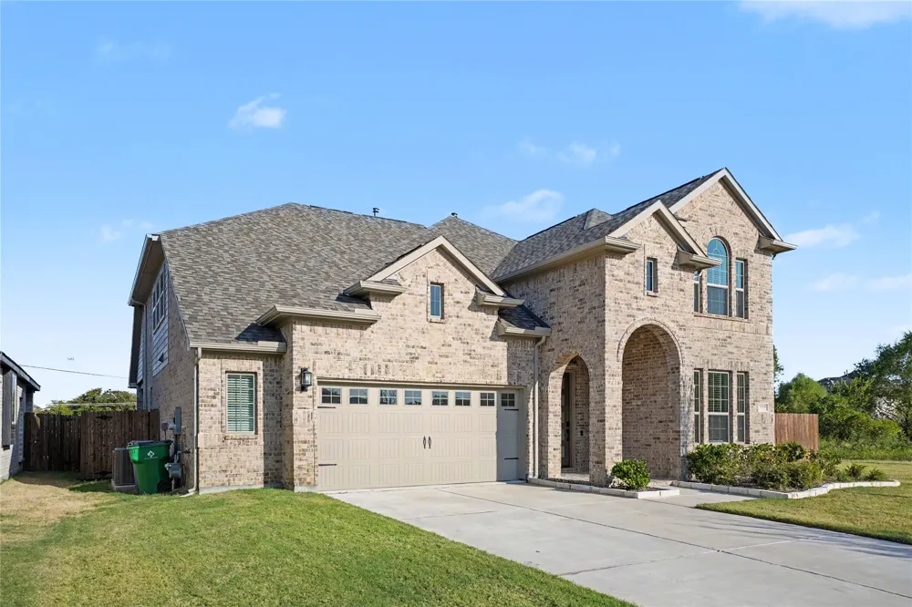 1830 Silver Birch Road Waxahachie, TX 75165