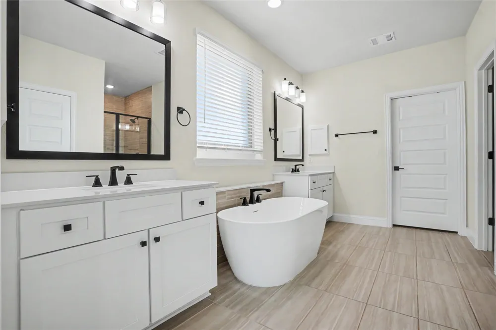 1830 Silver Birch Road Waxahachie, TX 75165