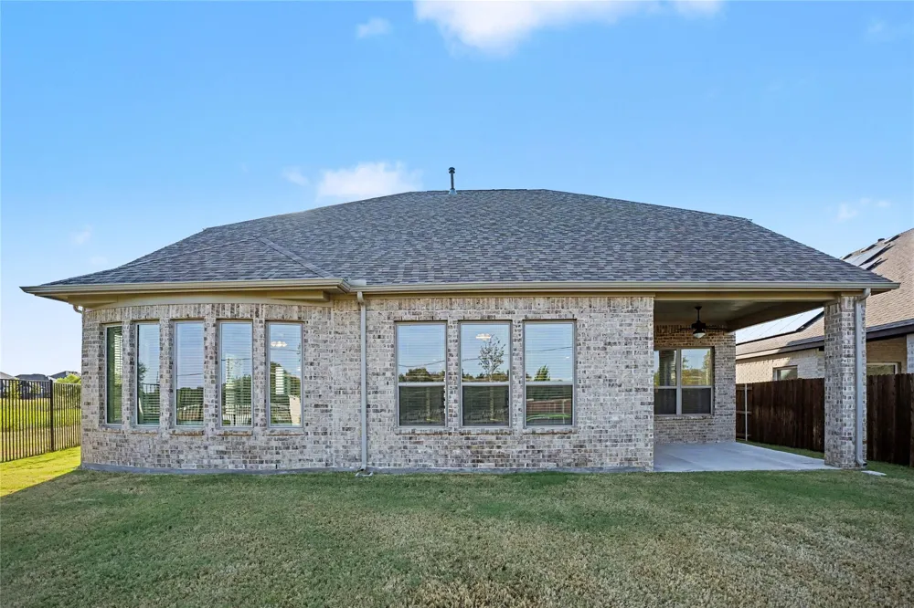 1830 Silver Birch Road Waxahachie, TX 75165
