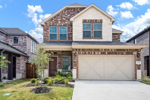 325 Willowmore Drive