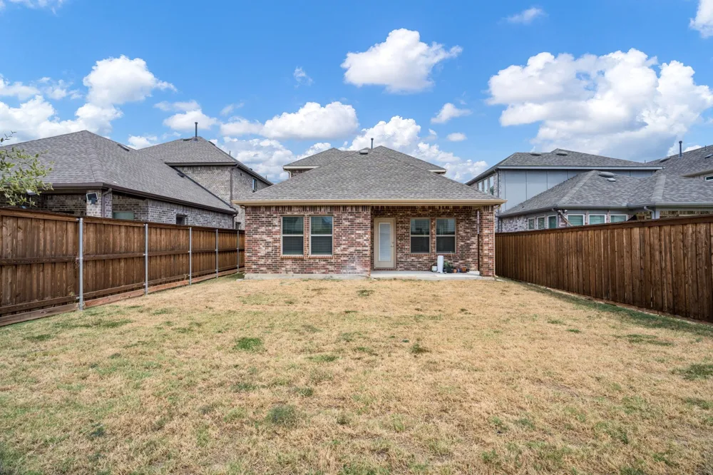 325 Willowmore Drive Little Elm, TX 75068