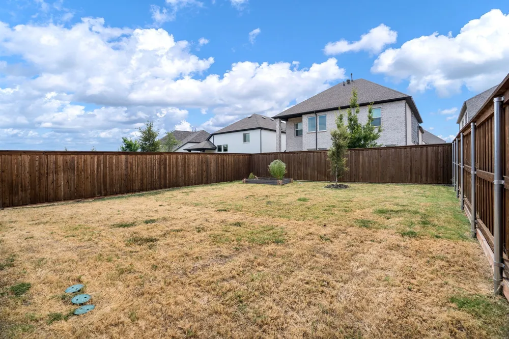 325 Willowmore Drive Little Elm, TX 75068