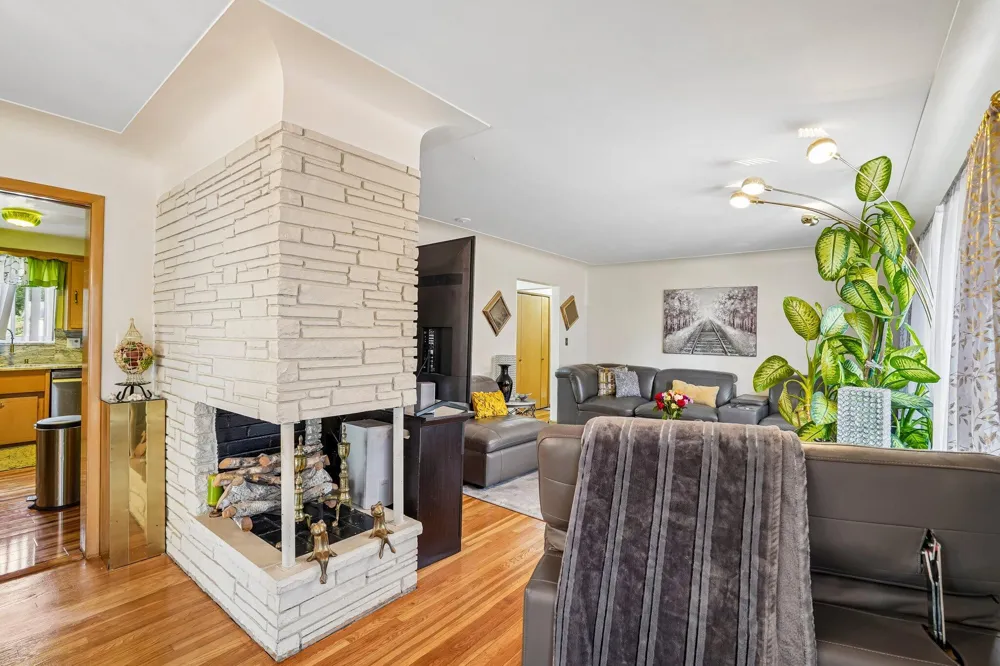 22808 Greenview Road Southfield, MI 48075