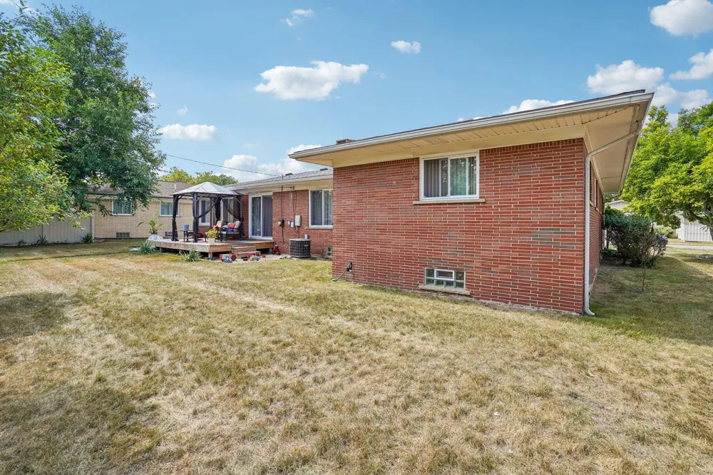 22808 Greenview Road Southfield, MI 48075