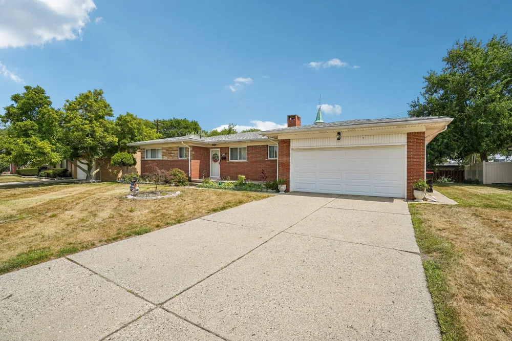 22808 Greenview Road Southfield, MI 48075