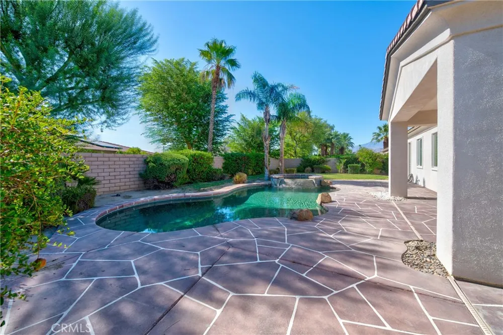110 Francesca Court Palm Desert, CA 92211