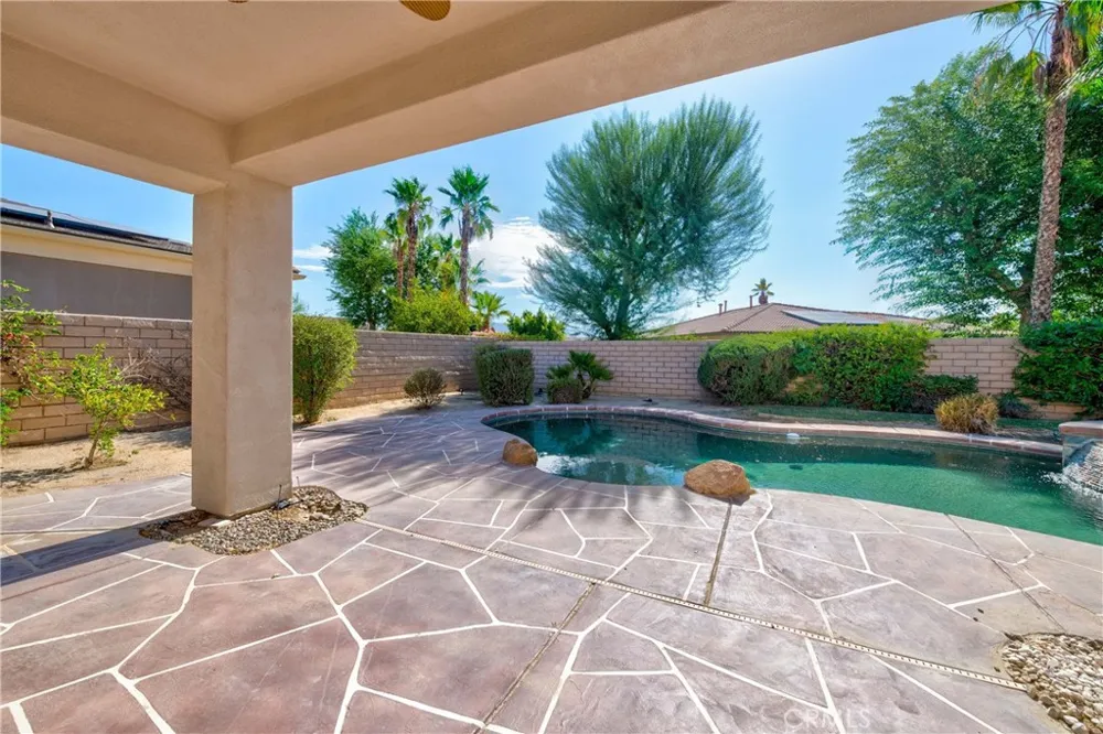 110 Francesca Court Palm Desert, CA 92211