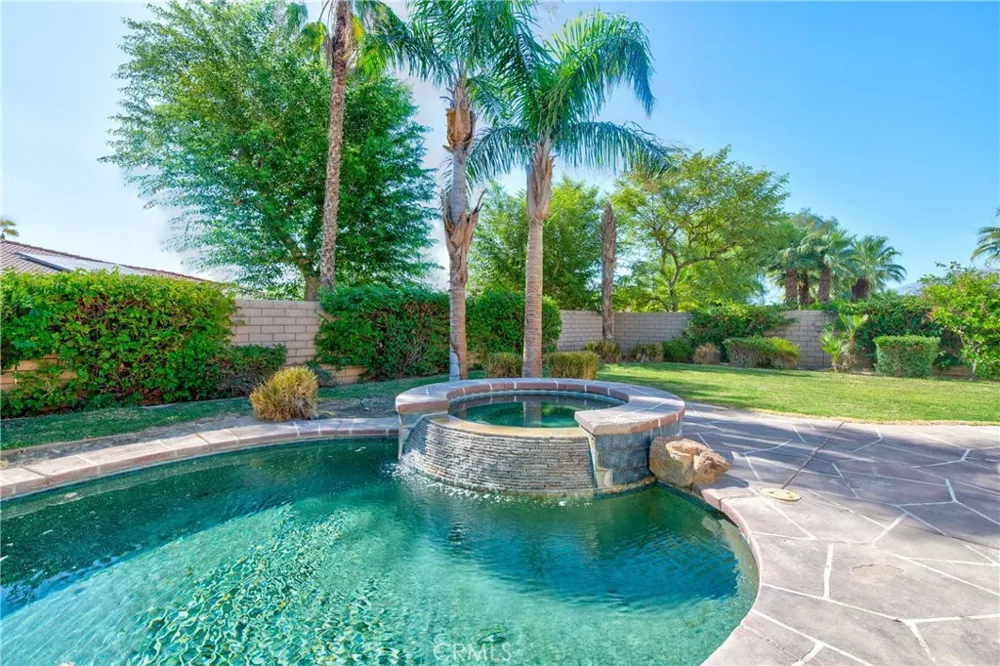 110 Francesca Court Palm Desert, CA 92211