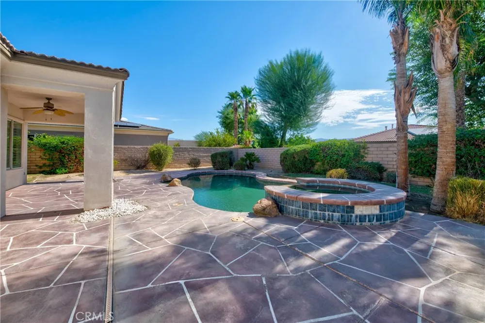 110 Francesca Court Palm Desert, CA 92211