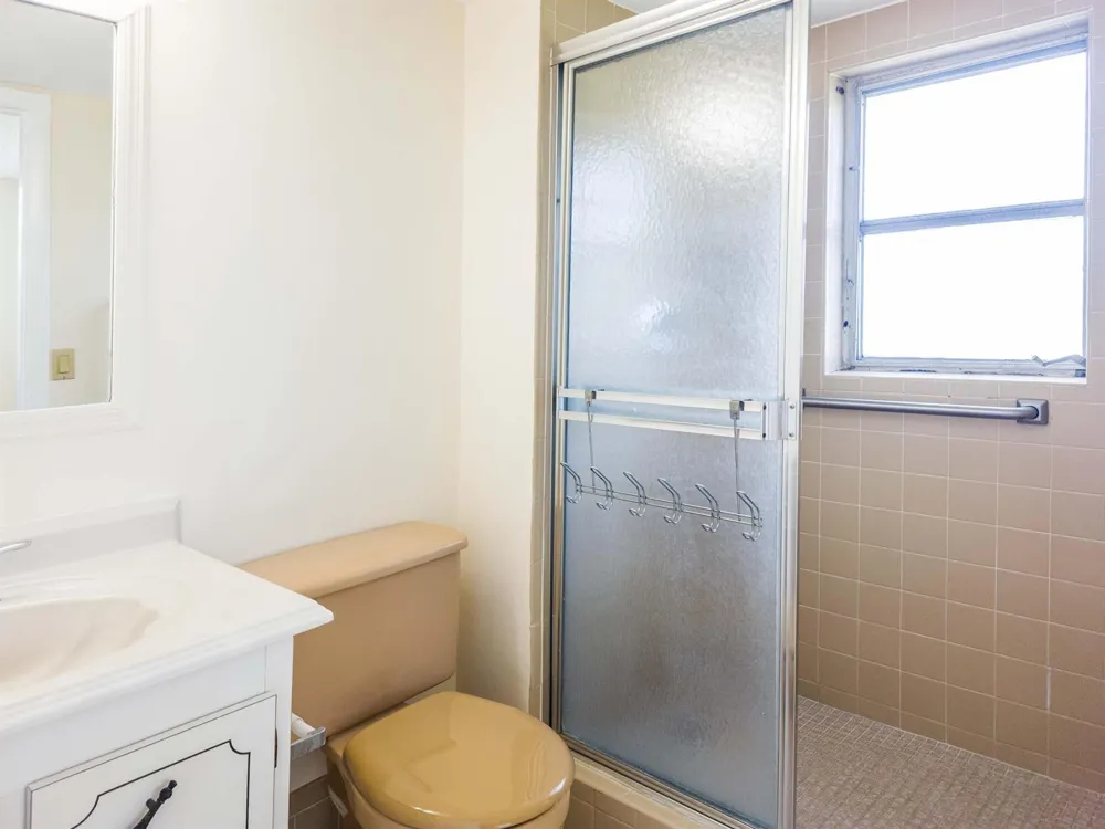 24 Abbey Lane #301 Delray Beach, FL 33446