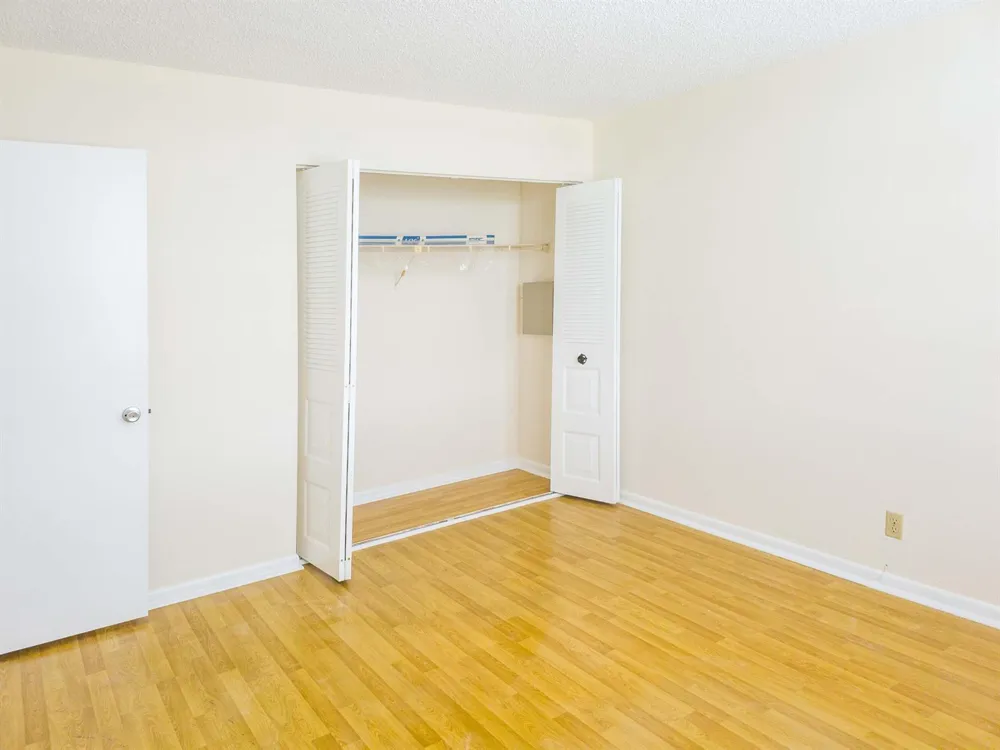 24 Abbey Lane #301 Delray Beach, FL 33446