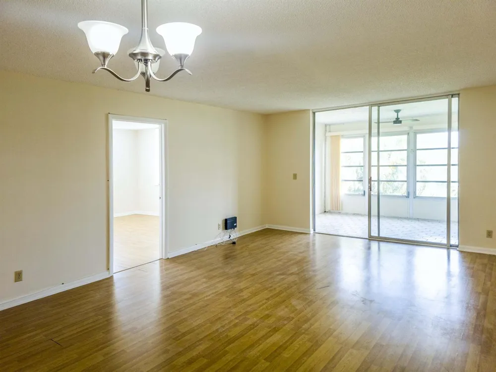 24 Abbey Lane #301 Delray Beach, FL 33446