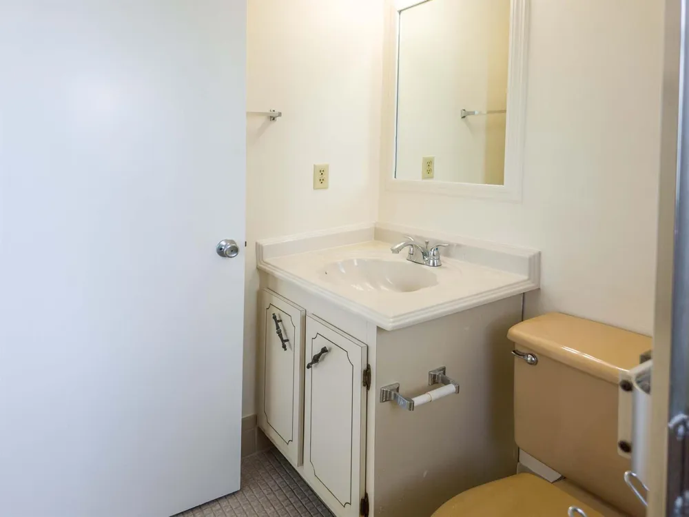 24 Abbey Lane #301 Delray Beach, FL 33446