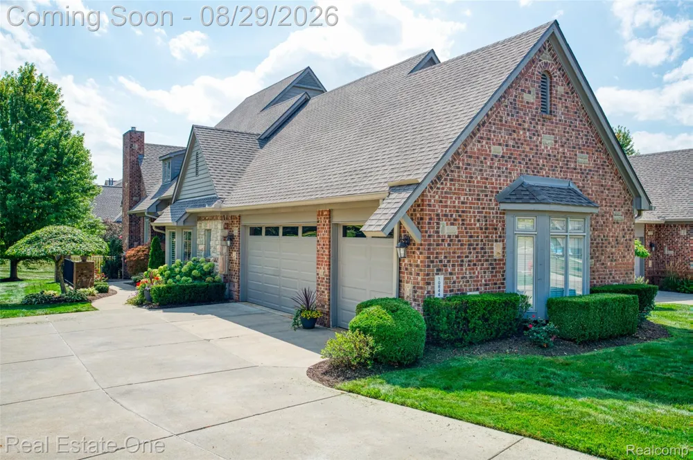 10844 Sparkling Waters Court #16 Green Oak Township, MI 48178