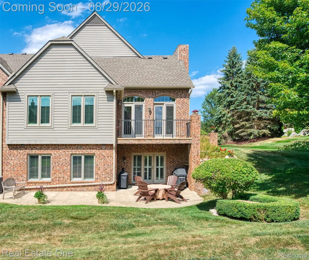 10844 Sparkling Waters Court #16 Green Oak Township, MI 48178