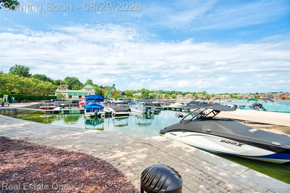 10844 Sparkling Waters Court #16 Green Oak Township, MI 48178