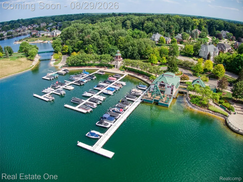 10844 Sparkling Waters Court #16 Green Oak Township, MI 48178