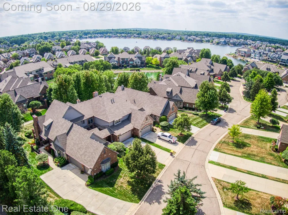 10844 Sparkling Waters Court #16 Green Oak Township, MI 48178