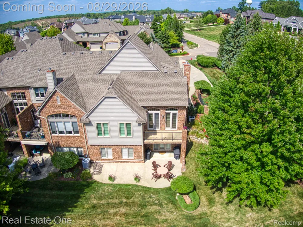 10844 Sparkling Waters Court #16 Green Oak Township, MI 48178