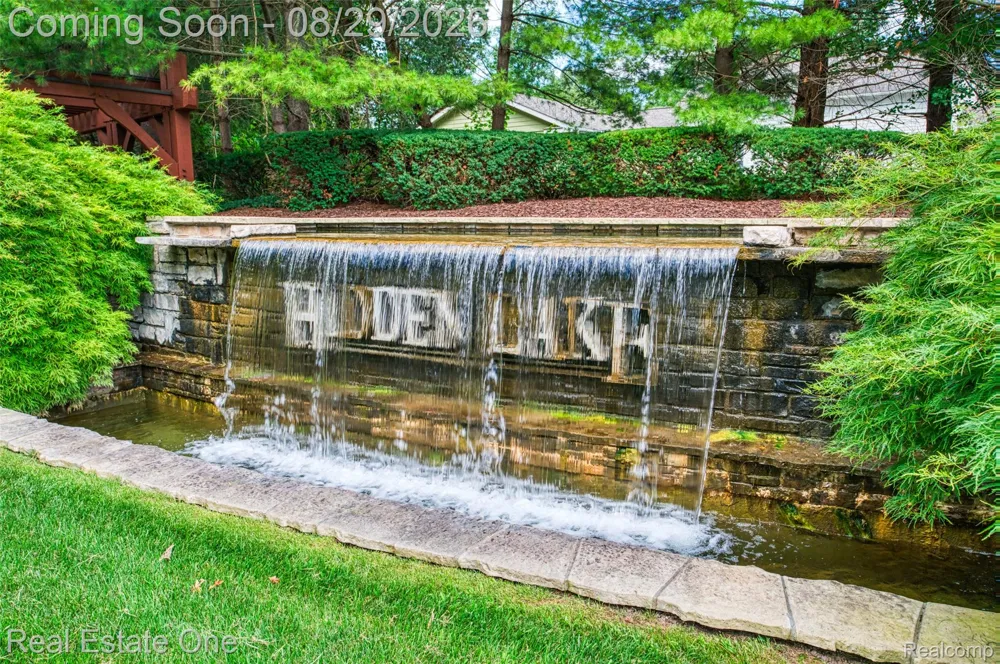 10844 Sparkling Waters Court #16 Green Oak Township, MI 48178
