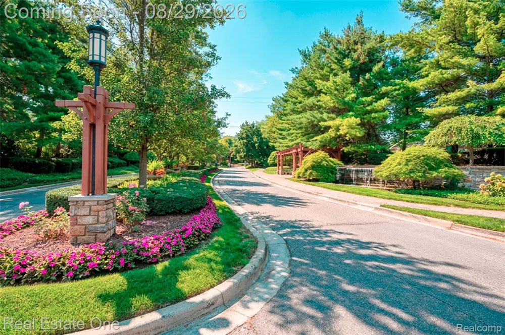 10844 Sparkling Waters Court #16 Green Oak Township, MI 48178