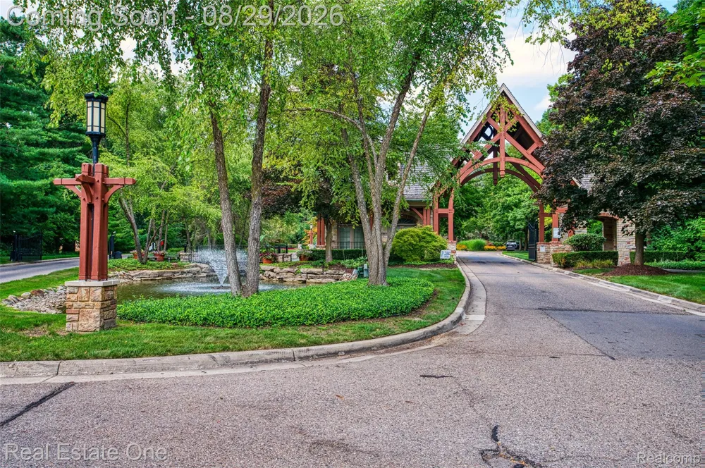 10844 Sparkling Waters Court #16 Green Oak Township, MI 48178