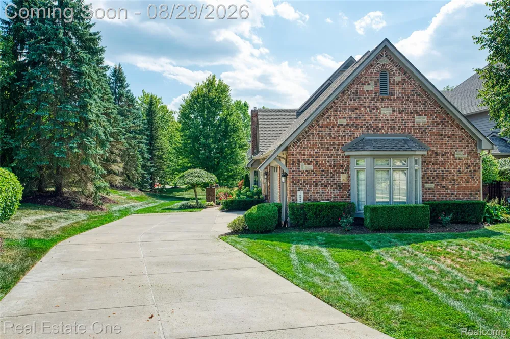 10844 Sparkling Waters Court #16 Green Oak Township, MI 48178