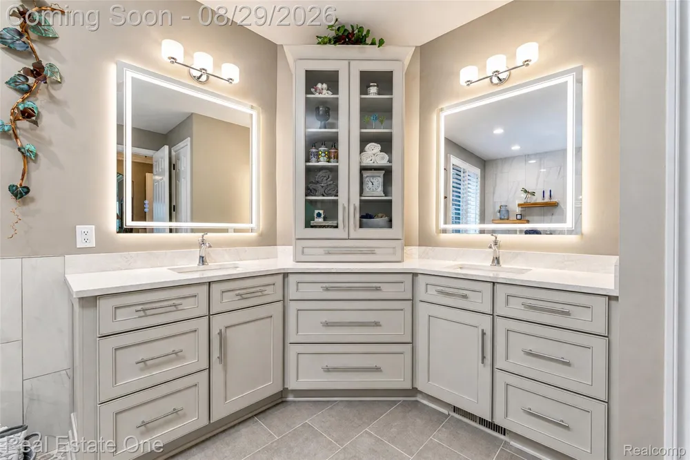 10844 Sparkling Waters Court #16 Green Oak Township, MI 48178