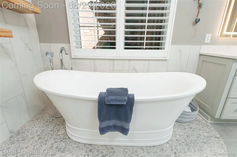 10844 Sparkling Waters Court #16 Green Oak Township, MI 48178