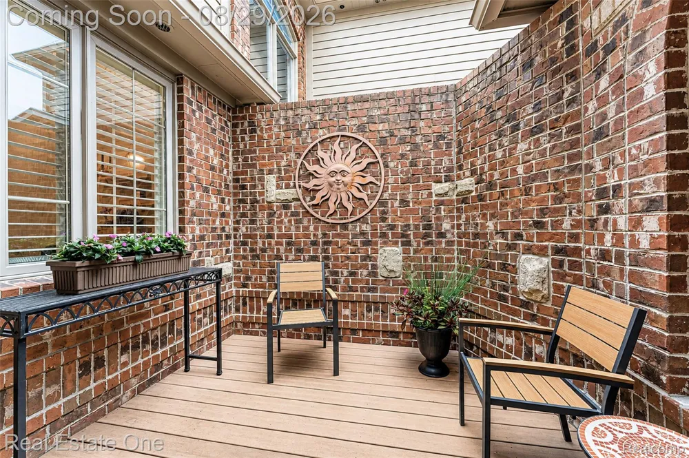 10844 Sparkling Waters Court #16 Green Oak Township, MI 48178