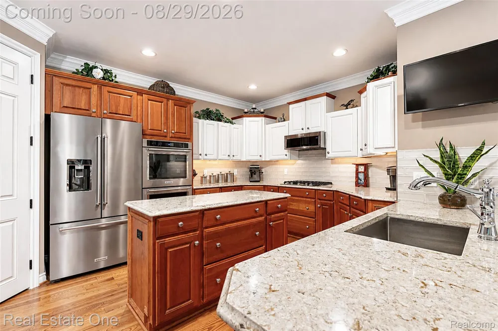10844 Sparkling Waters Court #16 Green Oak Township, MI 48178