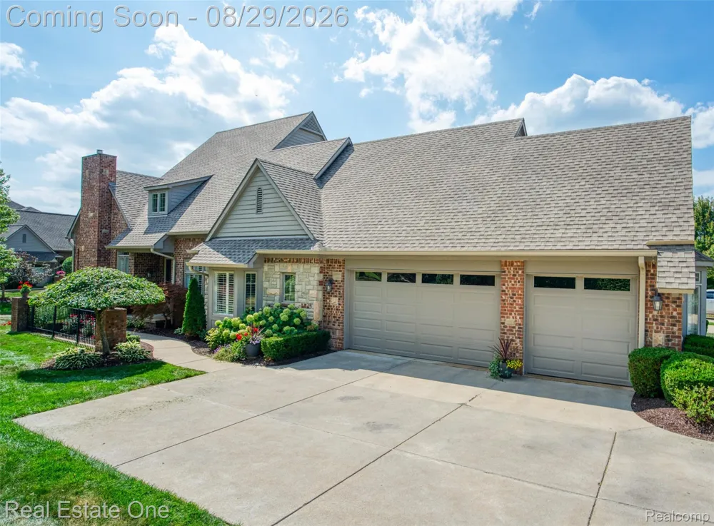 10844 Sparkling Waters Court #16 Green Oak Township, MI 48178