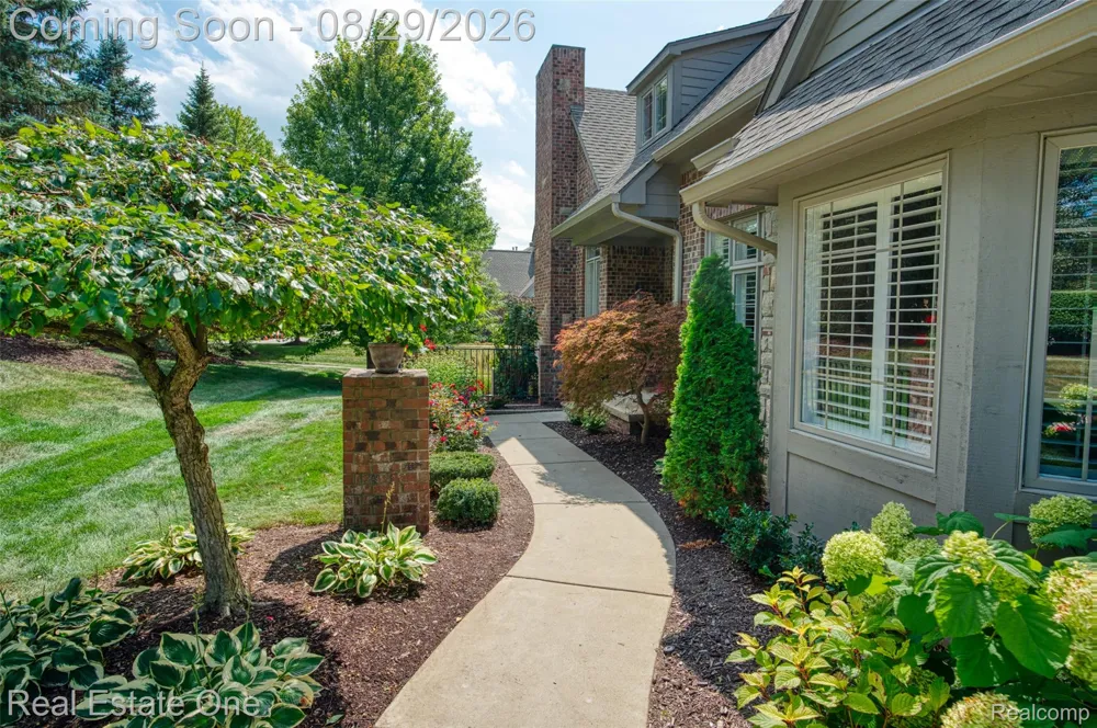 10844 Sparkling Waters Court #16 Green Oak Township, MI 48178