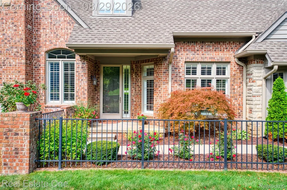 10844 Sparkling Waters Court #16 Green Oak Township, MI 48178