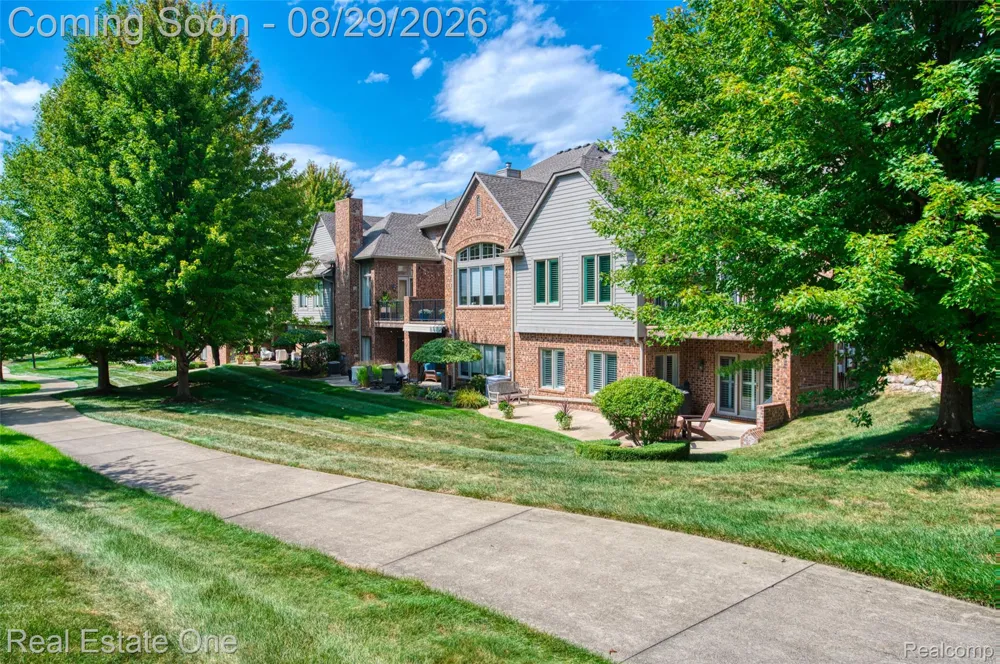 10844 Sparkling Waters Court #16 Green Oak Township, MI 48178