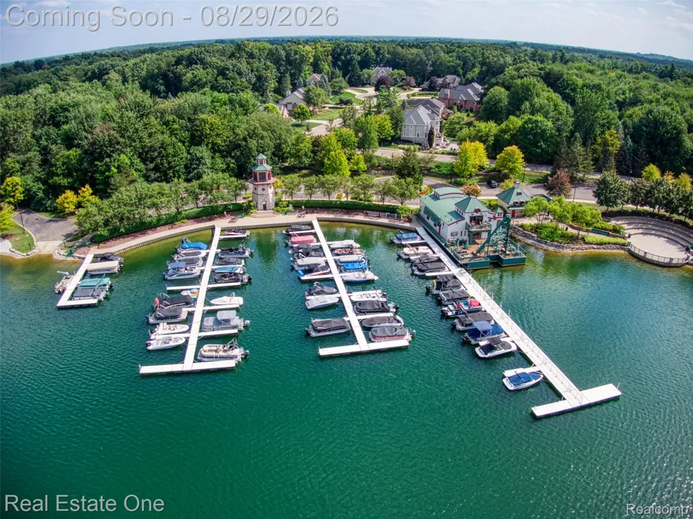 10844 Sparkling Waters Court #16 Green Oak Township, MI 48178