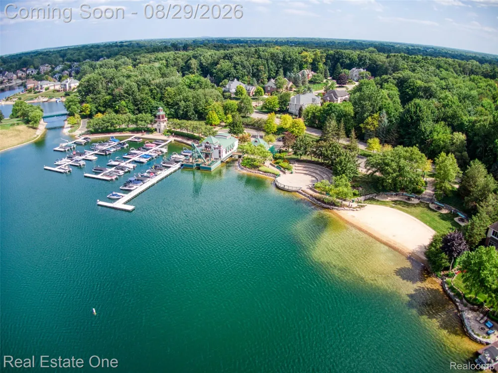 10844 Sparkling Waters Court #16 Green Oak Township, MI 48178