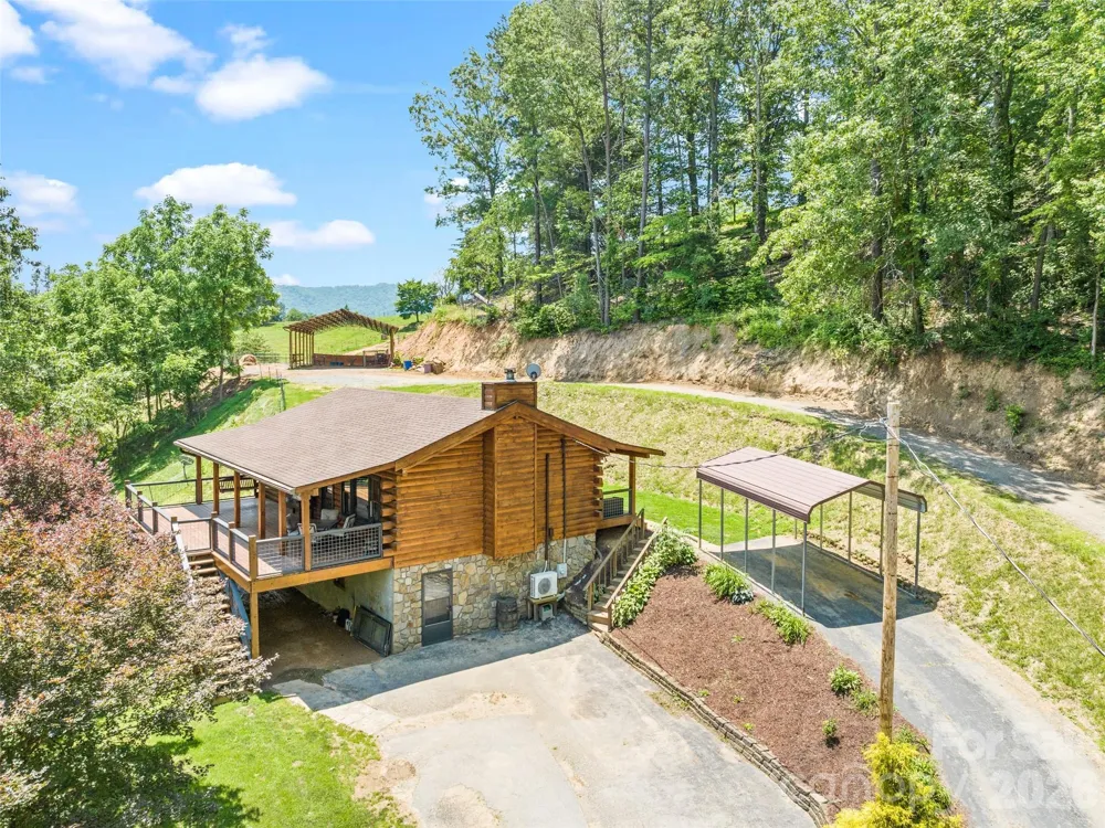 367 Robinson Road Clyde, NC 28721