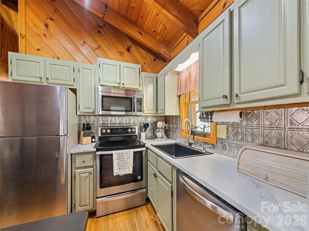 367 Robinson Road Clyde, NC 28721