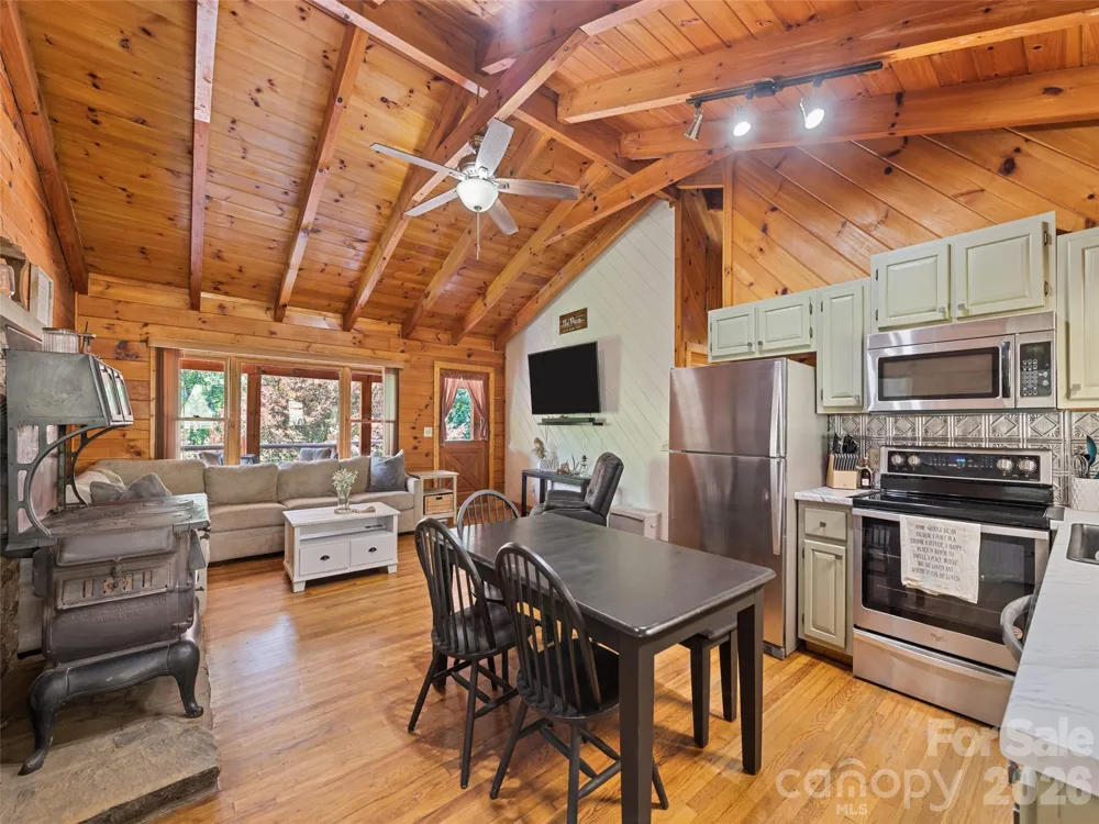 367 Robinson Road Clyde, NC 28721